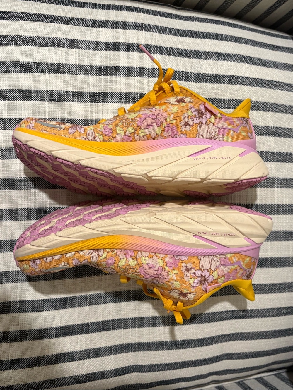 Hoka x Free People Golden Coast Floral Clifton 8 Shoes - Picture 4 of 7